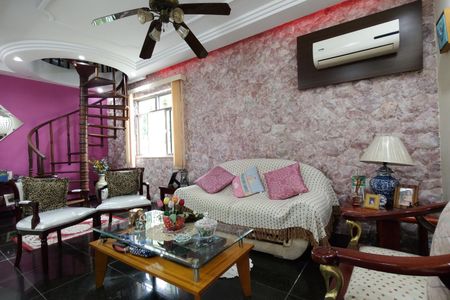 Casa de condomínio para alugar com 323m², 5 quartos e 3 vagas Casa de condomínio para alugar com 323m², 5 quartos e 3 vagasSala