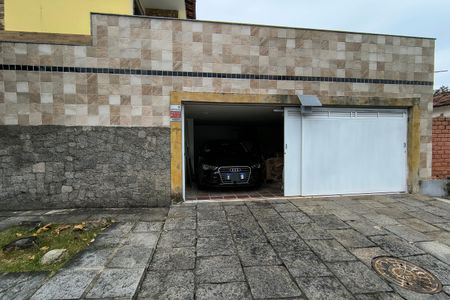 Casa de condomínio para alugar com 323m², 5 quartos e 3 vagas Casa de condomínio para alugar com 323m², 5 quartos e 3 vagasGaragem
