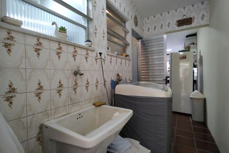 Casa de condomínio para alugar com 323m², 5 quartos e 3 vagas Casa de condomínio para alugar com 323m², 5 quartos e 3 vagasÁrea de Serviço