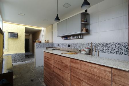 Casa de condomínio para alugar com 323m², 5 quartos e 3 vagas Casa de condomínio para alugar com 323m², 5 quartos e 3 vagasChurrasqueira