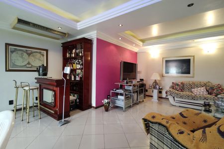 Casa de condomínio para alugar com 323m², 5 quartos e 3 vagas Casa de condomínio para alugar com 323m², 5 quartos e 3 vagasCobertura