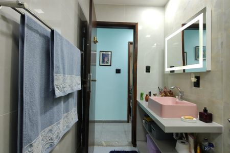 Casa de condomínio para alugar com 323m², 5 quartos e 3 vagas Casa de condomínio para alugar com 323m², 5 quartos e 3 vagasBanheiro Social