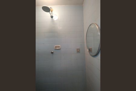 Casa de condomínio para alugar com 323m², 5 quartos e 3 vagasBanheiro de serviço