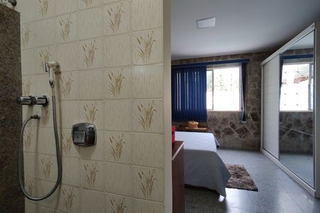 Casa de condomínio para alugar com 323m², 5 quartos e 3 vagas Casa de condomínio para alugar com 323m², 5 quartos e 3 vagasBanheiro da Suíte