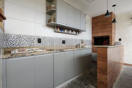 Casa de condomínio para alugar com 323m², 5 quartos e 3 vagas Casa de condomínio para alugar com 323m², 5 quartos e 3 vagasChurrasqueira