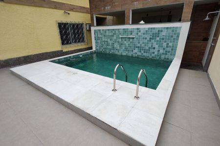 Casa de condomínio para alugar com 323m², 5 quartos e 3 vagas Casa de condomínio para alugar com 323m², 5 quartos e 3 vagasPiscina