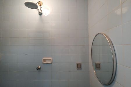 Casa de condomínio para alugar com 323m², 5 quartos e 3 vagas Casa de condomínio para alugar com 323m², 5 quartos e 3 vagasBanheiro de serviço