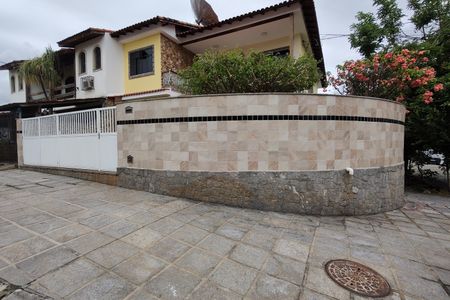 Casa de condomínio para alugar com 323m², 5 quartos e 3 vagas Casa de condomínio para alugar com 323m², 5 quartos e 3 vagasFachada