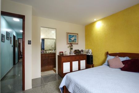 Casa de condomínio para alugar com 323m², 5 quartos e 3 vagas Casa de condomínio para alugar com 323m², 5 quartos e 3 vagasSuíte