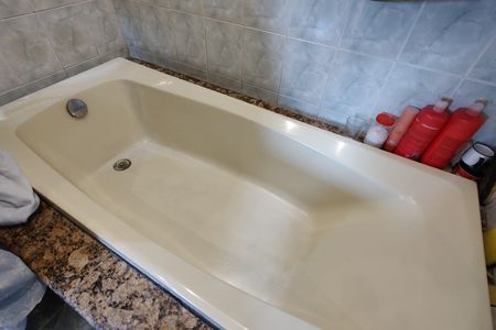 Casa de condomínio para alugar com 323m², 5 quartos e 3 vagas Casa de condomínio para alugar com 323m², 5 quartos e 3 vagasBanheiro da Suíte 2