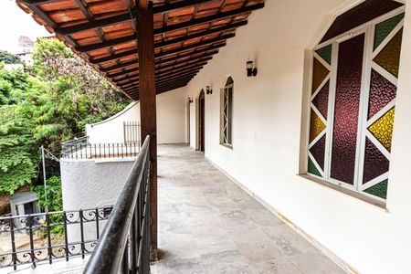 Casa à venda com 720m², 5 quartos e 10 vagasVaranda