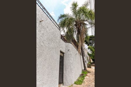 Casa à venda com 720m², 5 quartos e 10 vagasFachada