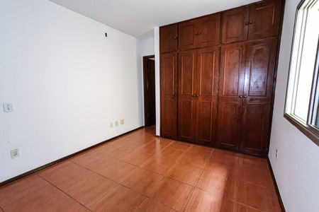 Casa à venda com 720m², 5 quartos e 10 vagasSuíte 2