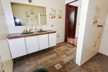 Casa à venda com 720m², 5 quartos e 10 vagasBanheiro Social