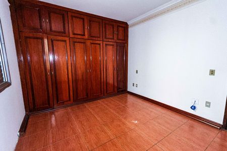 Casa à venda com 720m², 5 quartos e 10 vagasQuarto 3