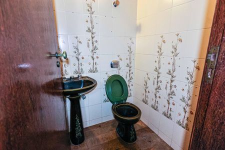 Casa à venda com 720m², 5 quartos e 10 vagasBanheiro do Corredor