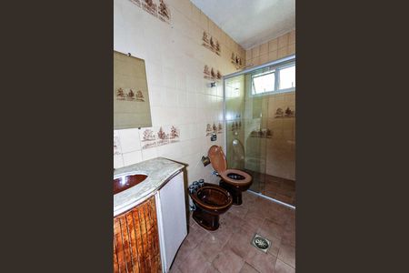 Casa à venda com 720m², 5 quartos e 10 vagasBanheiro da Suíte 2