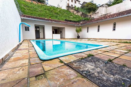 Casa à venda com 720m², 5 quartos e 10 vagasPiscina