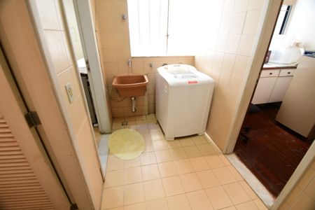 Apartamento à venda com 127m², 3 quartos e 1 vagaÁrea de Serviço