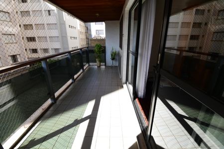 Sala - Sacada de apartamento à venda com 3 quartos, 127m² em Cambuí, Campinas
