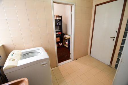 Apartamento à venda com 127m², 3 quartos e 1 vagaÁrea de Serviço