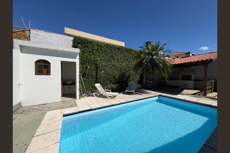 Casa à venda com 341m², 5 quartos e sem vagaPiscina