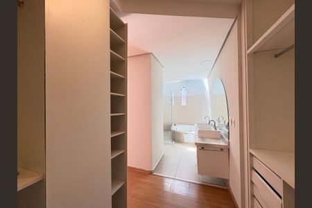 Casa à venda com 341m², 5 quartos e sem vagaCloset da Suíte Principal 