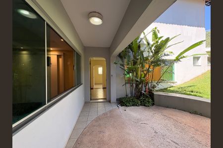 Casa à venda com 341m², 5 quartos e sem vagaÁrea comum/ Jardim 