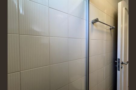 Casa à venda com 341m², 5 quartos e sem vagaBanheiro de serviço