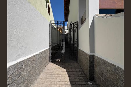Casa à venda com 341m², 5 quartos e sem vagaEntrada Lateral Externa