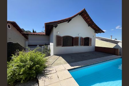 Casa à venda com 341m², 5 quartos e sem vagaPiscina