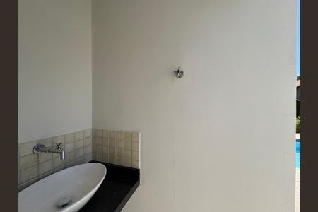 Casa à venda com 341m², 5 quartos e sem vagaLavabo da Piscina 