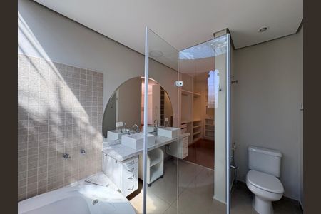 Casa à venda com 341m², 5 quartos e sem vagaBanheiro da Suíte Principal 