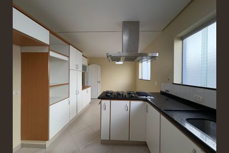 Casa à venda com 341m², 5 quartos e sem vagaCozinha