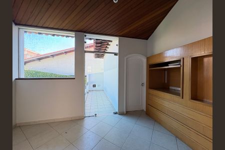 Casa à venda com 341m², 5 quartos e sem vagaHall dos Quartos