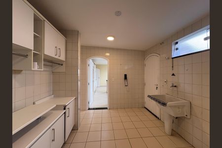 Casa à venda com 341m², 5 quartos e sem vagaÁrea de Serviço