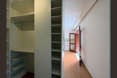 Casa à venda com 341m², 5 quartos e sem vagaCloset da Suíte Principal
