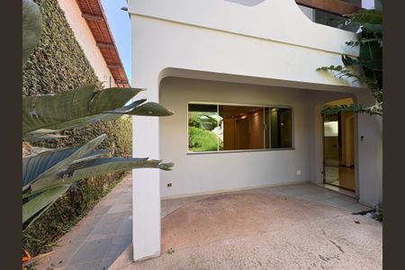 Casa à venda com 341m², 5 quartos e sem vagaÁrea comum
