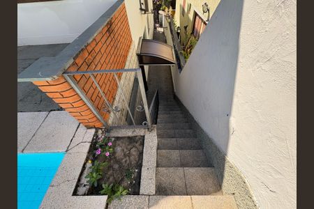 Casa à venda com 341m², 5 quartos e sem vagaEscada Lateral Externa