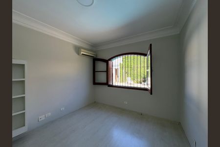 Casa à venda com 341m², 5 quartos e sem vagaQuarto 2