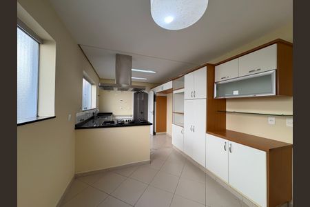 Casa à venda com 341m², 5 quartos e sem vagaCopa