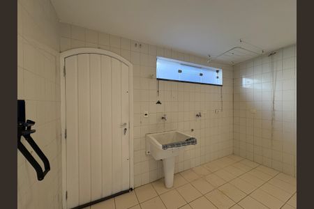 Casa à venda com 341m², 5 quartos e sem vagaÁrea de Serviço