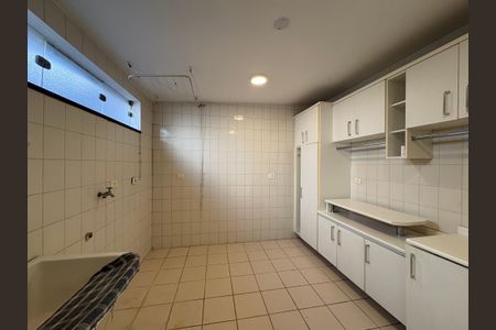 Casa à venda com 341m², 5 quartos e sem vagaÁrea de Serviço