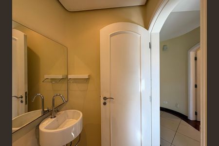 Casa à venda com 341m², 5 quartos e sem vagaBanheiro 1