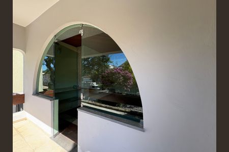 Casa à venda com 341m², 5 quartos e sem vagaVaranda da Sala de Lareira