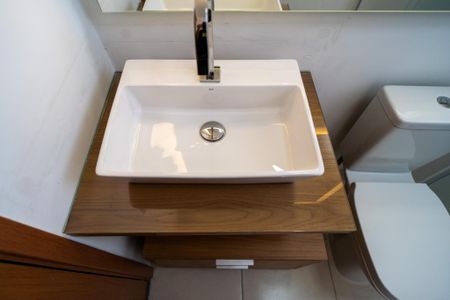 Apartamento para alugar com 56m², 2 quartos e 1 vaga Apartamento para alugar com 56m², 2 quartos e 1 vagaBanheiro