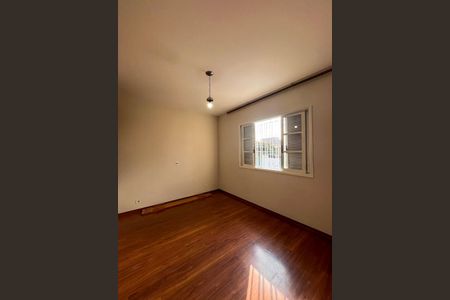 Casa para alugar com 122m², 3 quartos e 1 vagaQuarto 1