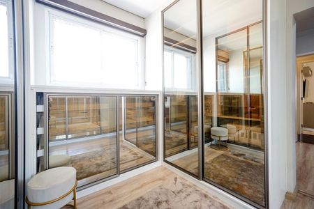 Apartamento para alugar com 215m², 4 quartos e 4 vagasCloset do quarto 03