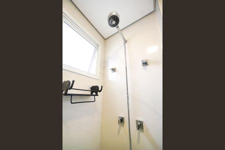 Apartamento para alugar com 215m², 4 quartos e 4 vagasChuveiro