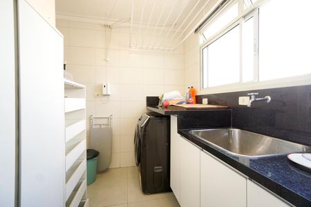 Apartamento para alugar com 215m², 4 quartos e 4 vagasÁrea de serviço